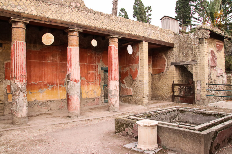 roman columns
