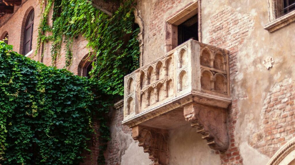 Juliet's balcony in Verona | Shakespeare's plays set in Italy