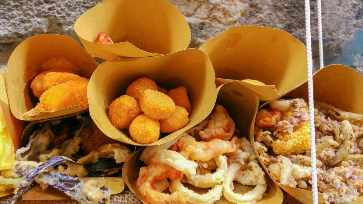 Amongst Romans Home 1 street food in Naples Italy