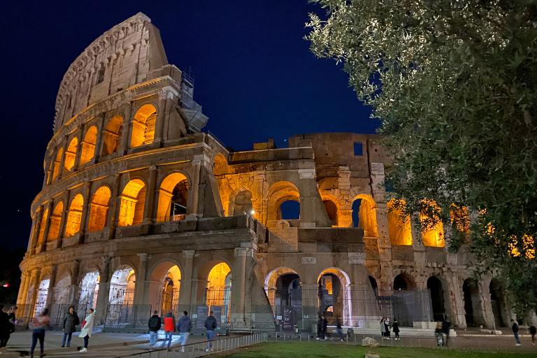 Where to Stay in Rome for First Timers 3 colosseum at night