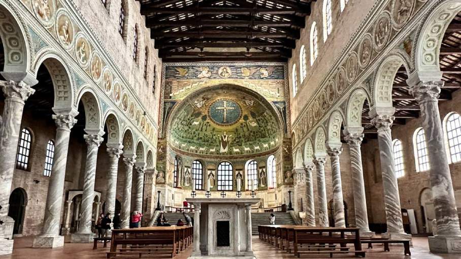 Things to see in Ravenna - Interior of Sant'Apollinare in Case in Ravenna, Italy