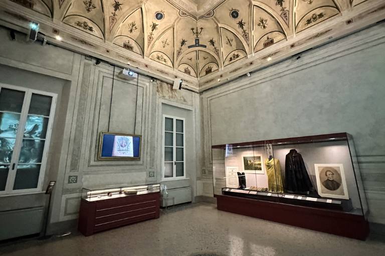 garibaldi room at museum byron